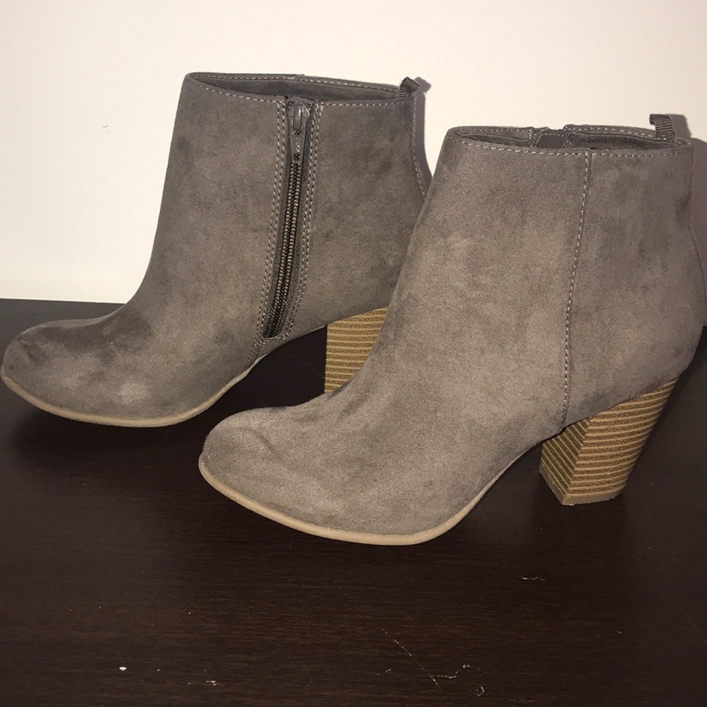 Size 7 brown heel booties